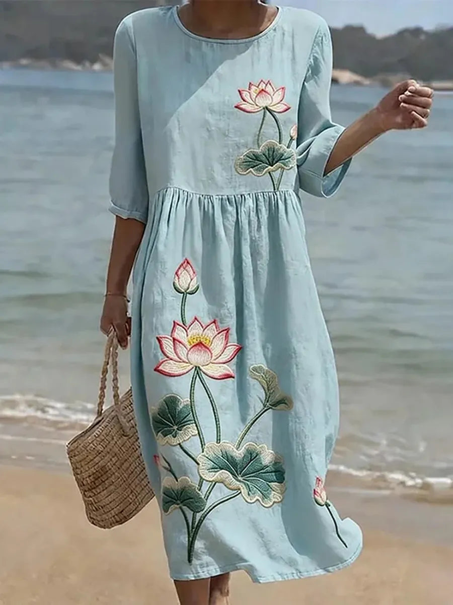 Abito casual da donna con stampa floreale.