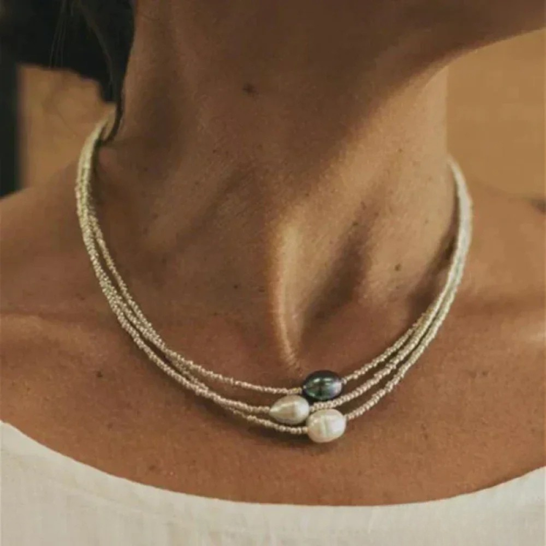 Antique style pearl necklace