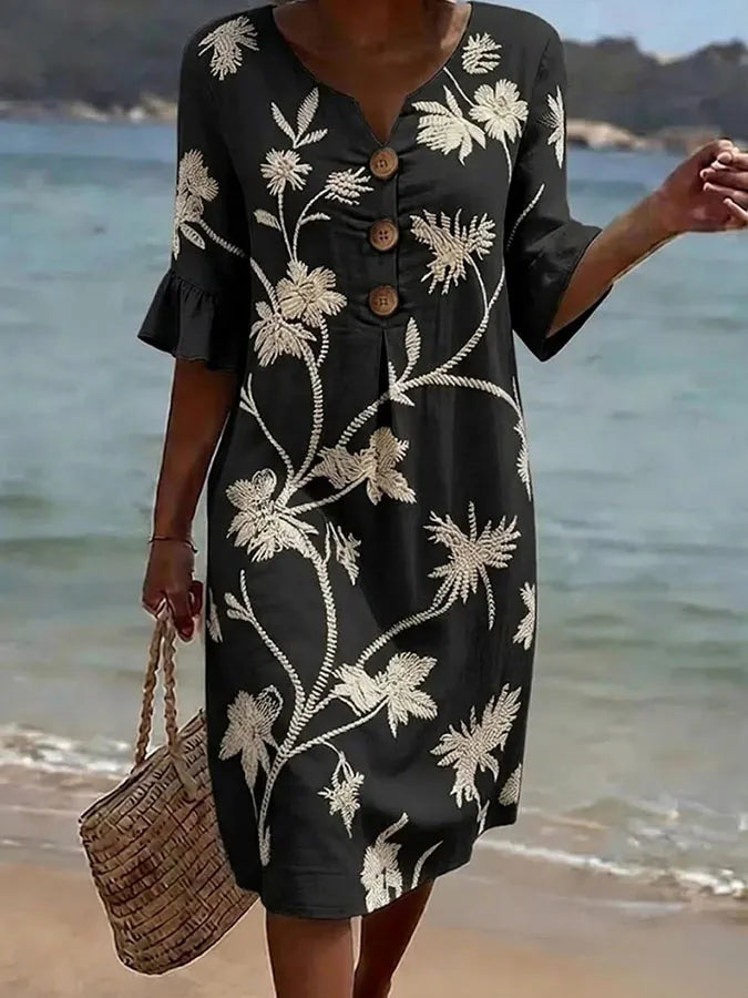 Abito casual da donna con stampa floreale.