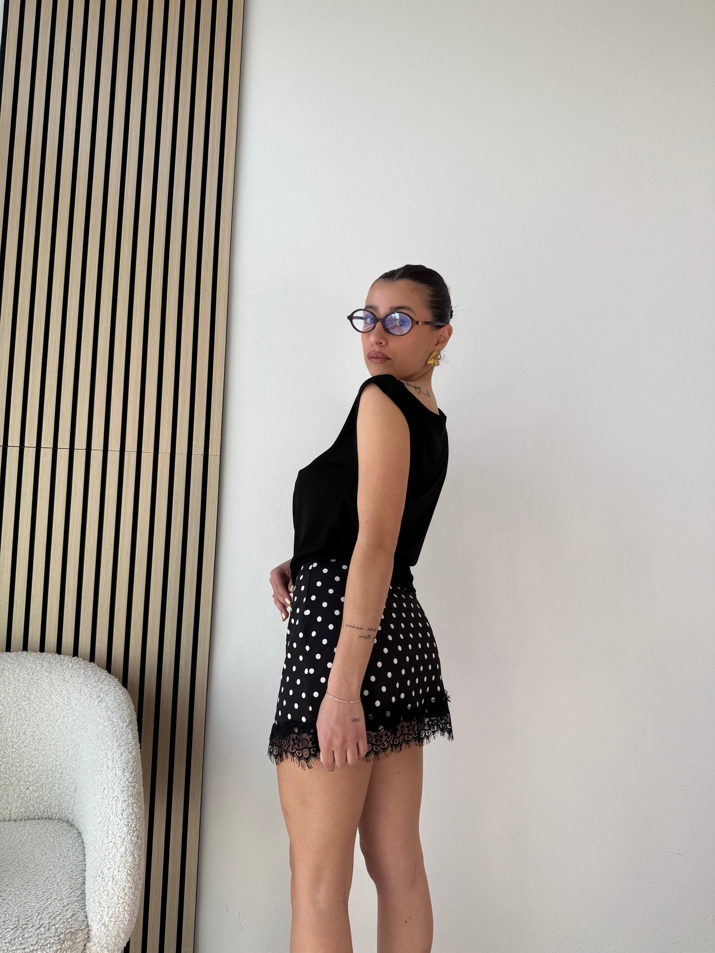 Gonna a pois con pizzo