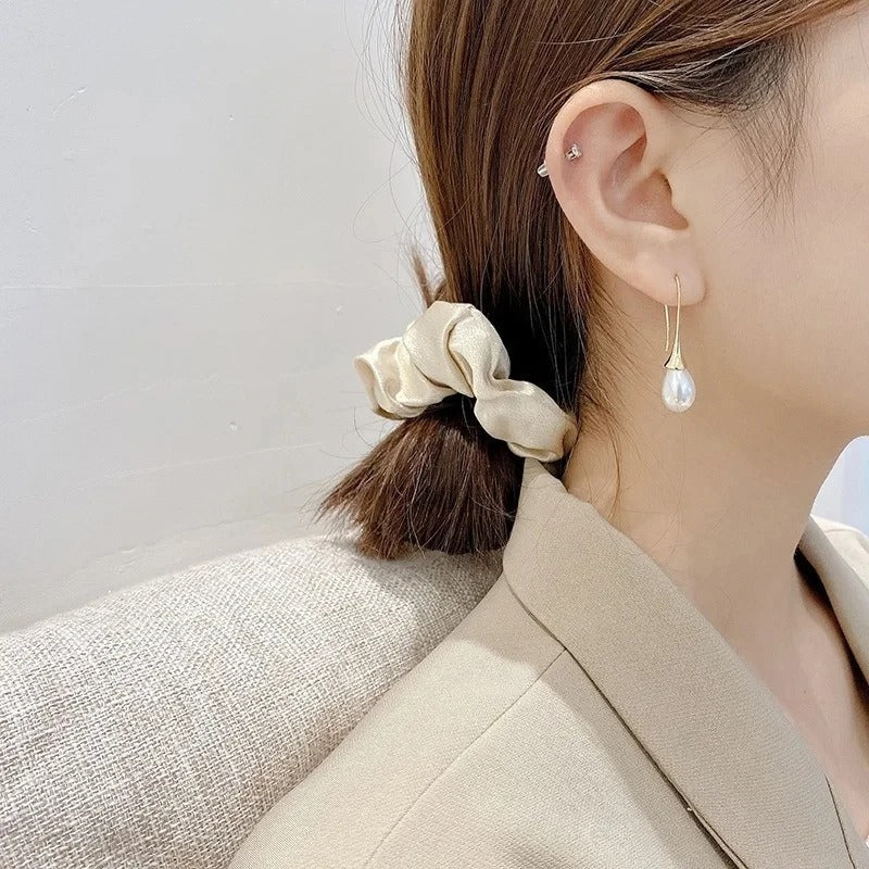 Classic Helena pearl earrings