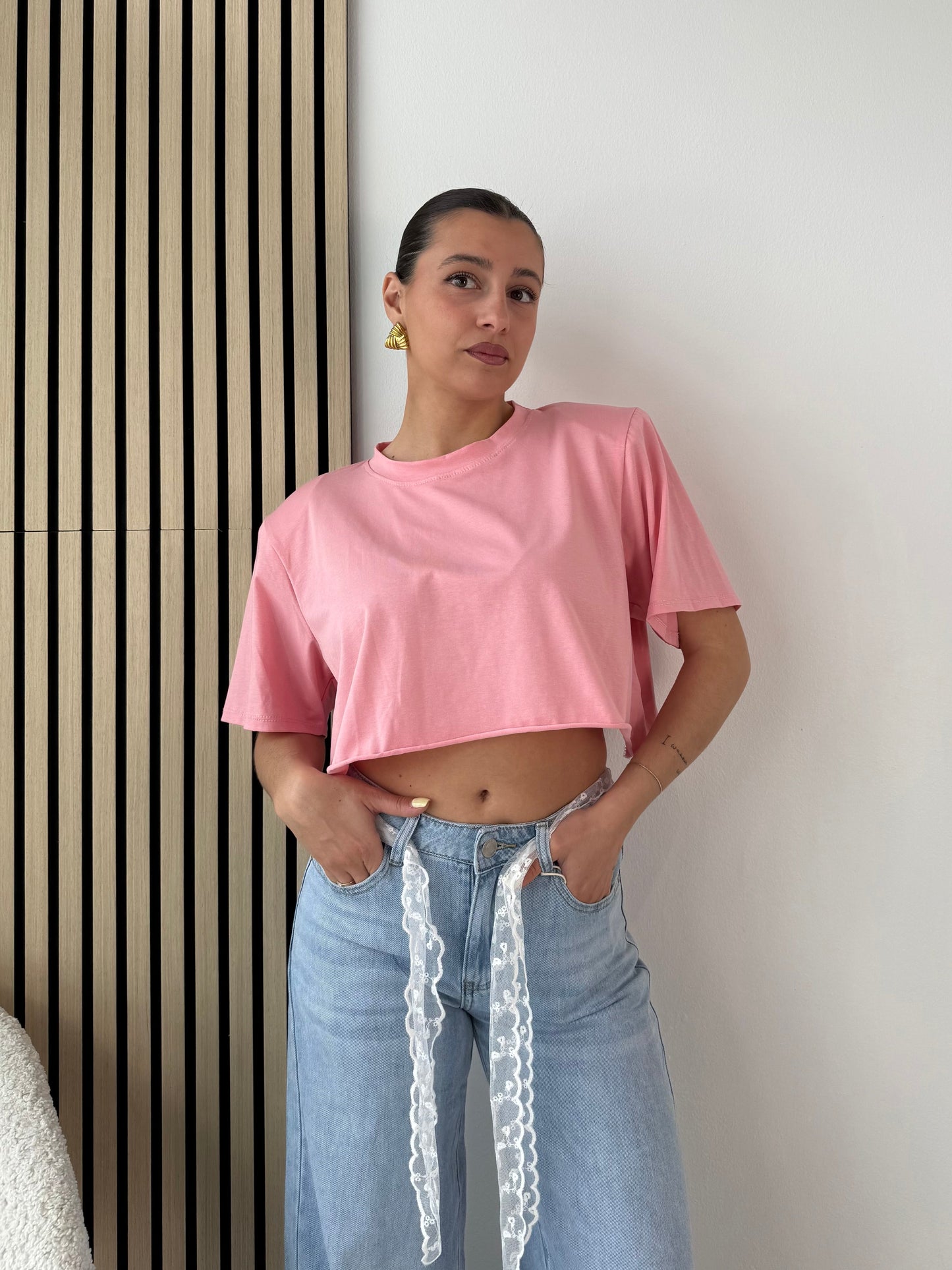 T-shirt crop a spalline