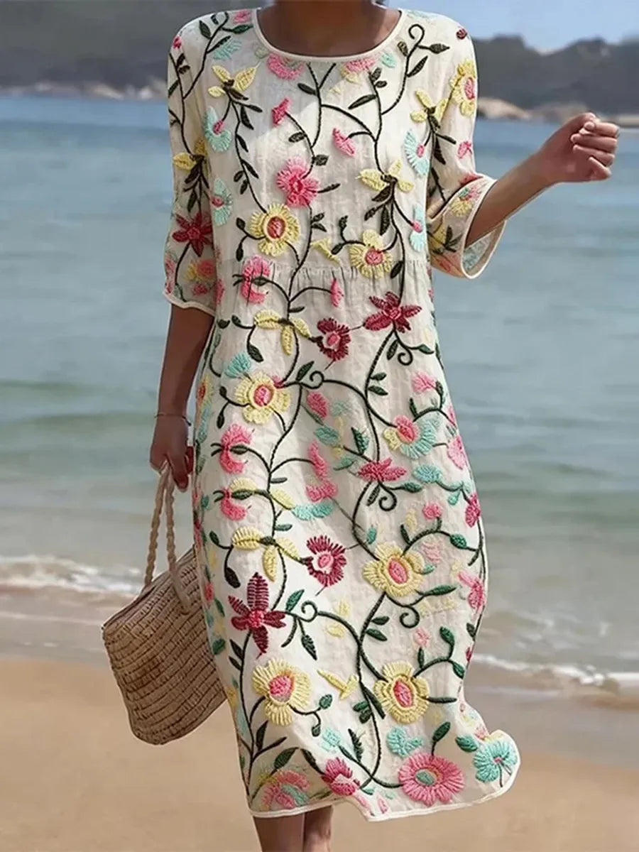 Abito casual da donna con stampa floreale.