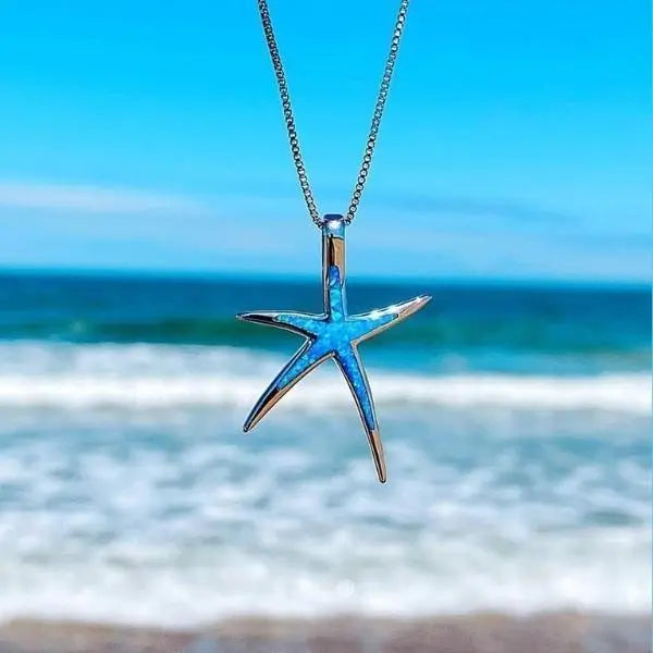 Collana con ciondolo a stella marina in argento con opale blu