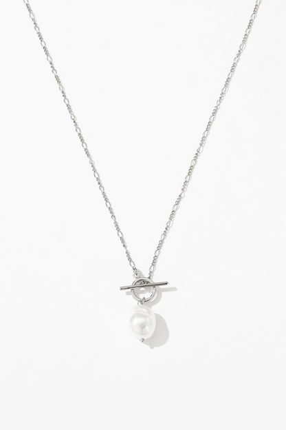 Elegant Necklace with Gold Pearl