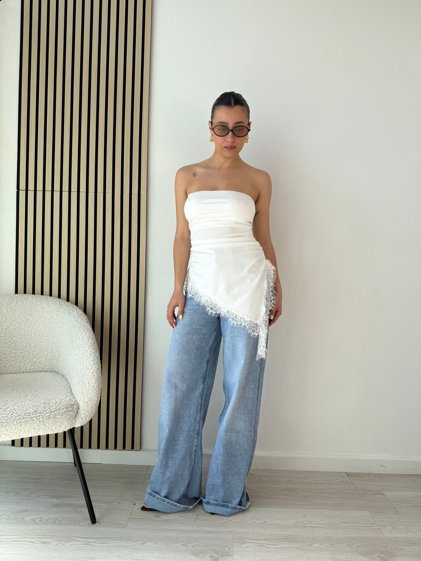 Top a fascia in pizzo asimmetrico