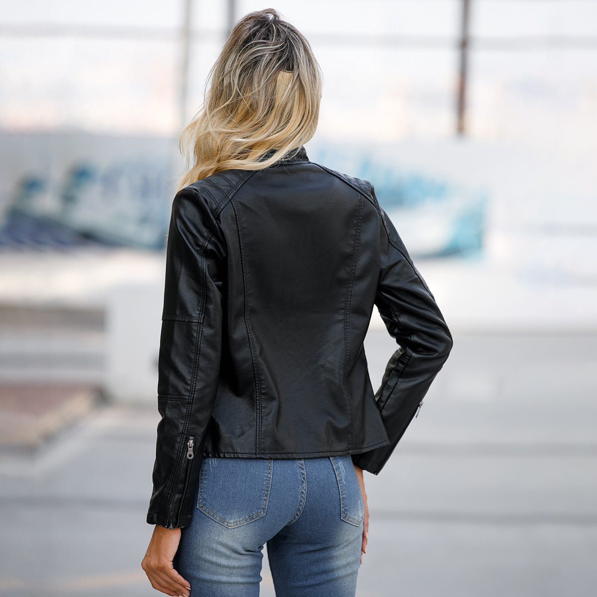Martha - Elegante giacca in pelle attillata per donne
