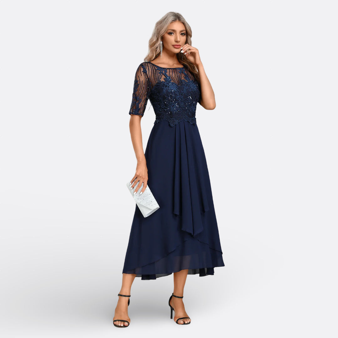 Mariana - Short-Sleeved Lace Dress