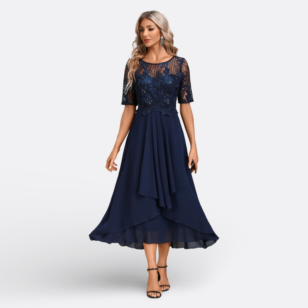 Mariana - Short-Sleeved Lace Dress