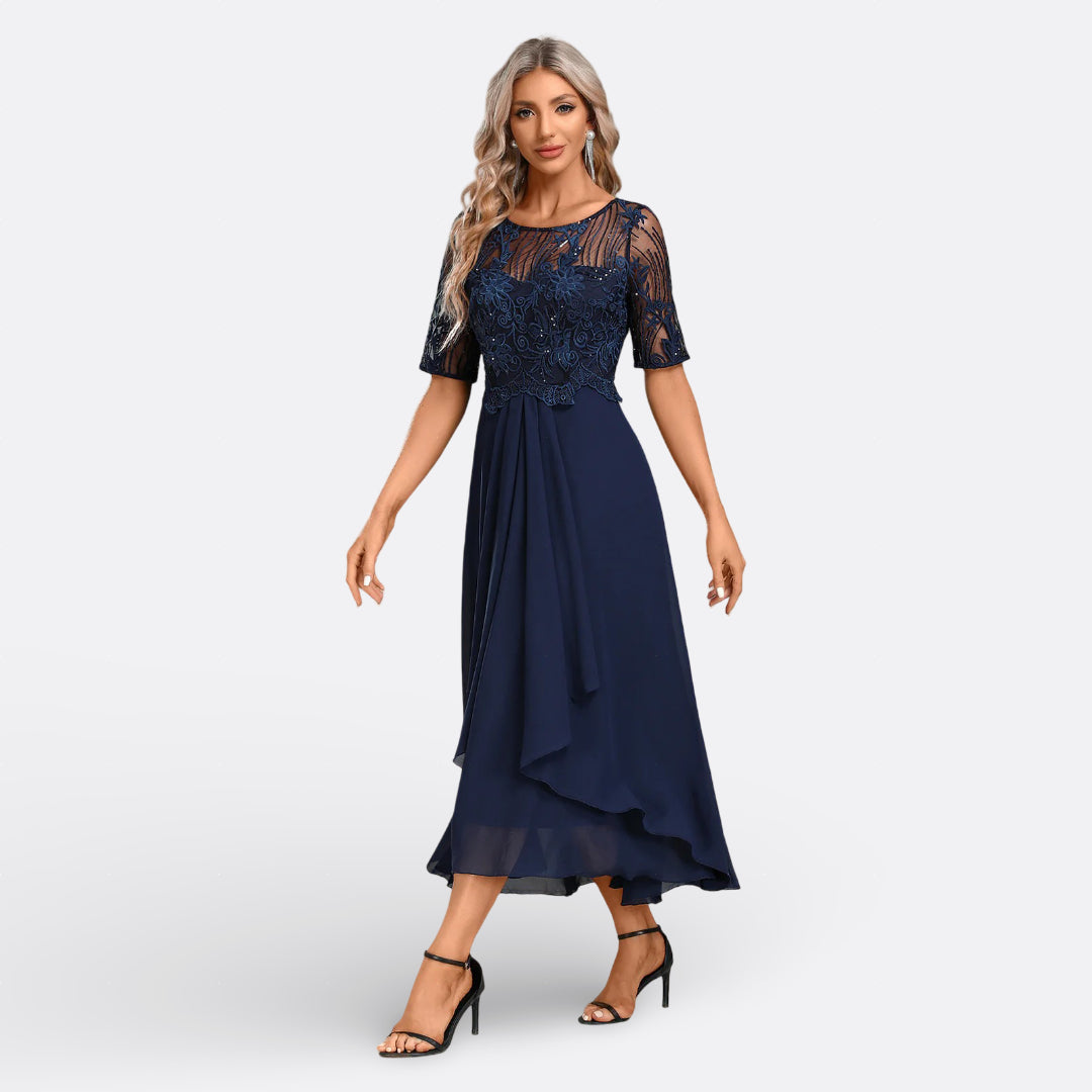 Mariana - Short-Sleeved Lace Dress