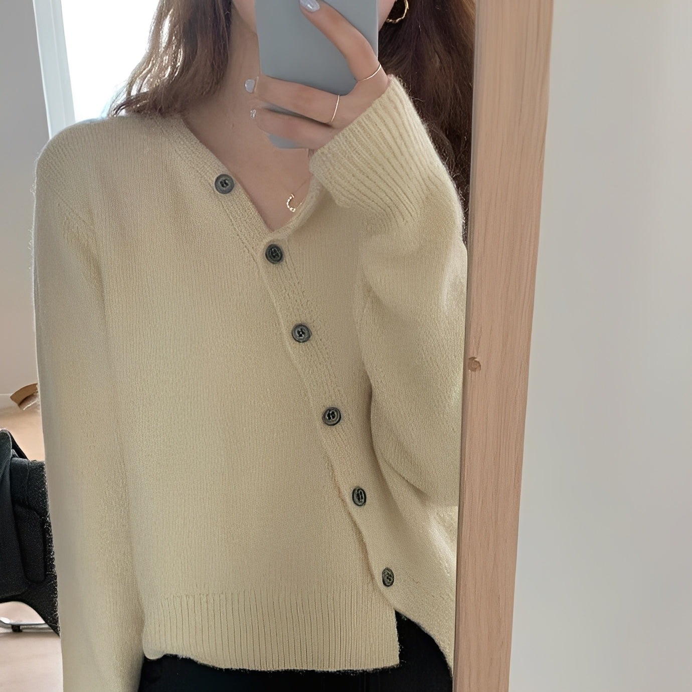 Arianna - Giacca di cashmere morbida con bottoni per donne