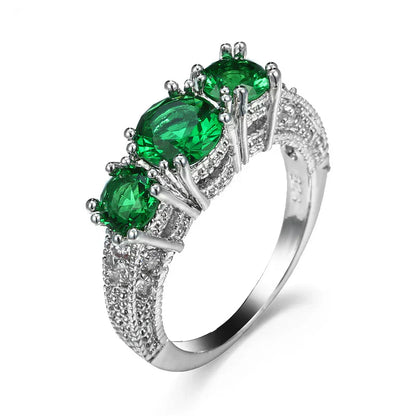 Timeless Ring with Brilliant Emerald Gemstones