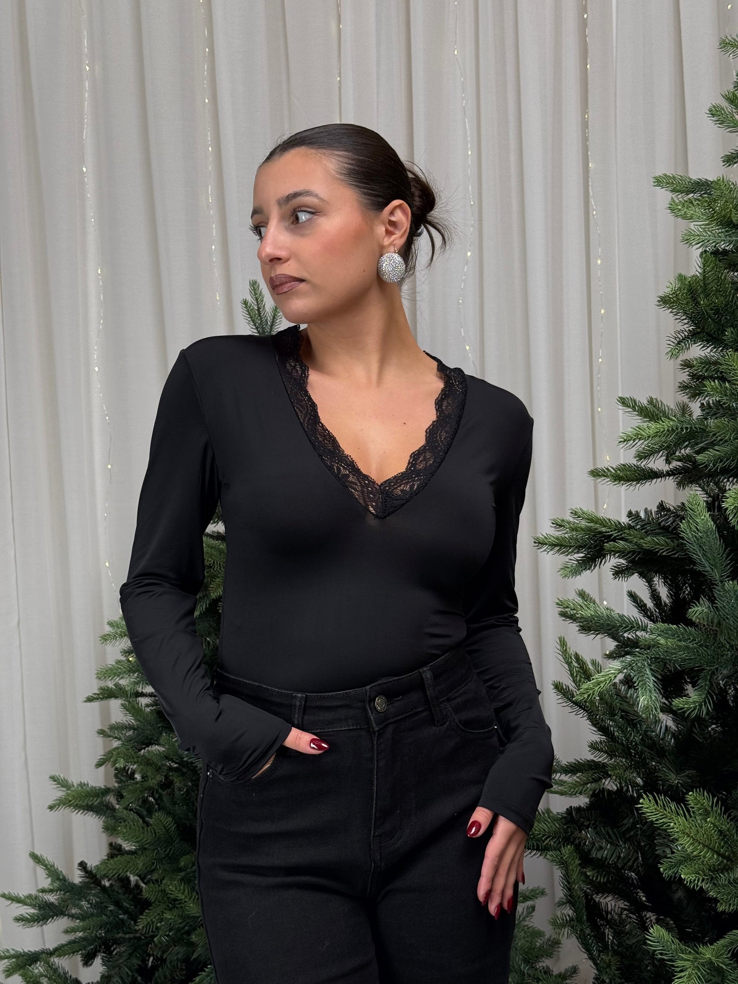 Body in pizzo con scollo a V