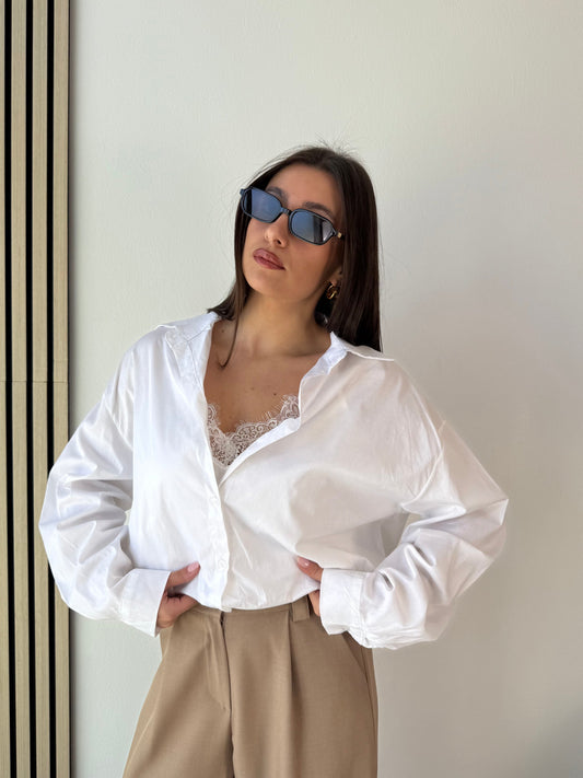 Puffed sleeve shirt with lace