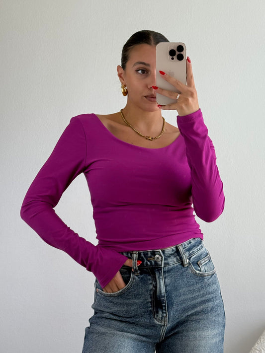 Top corto con scollo sulla schiena