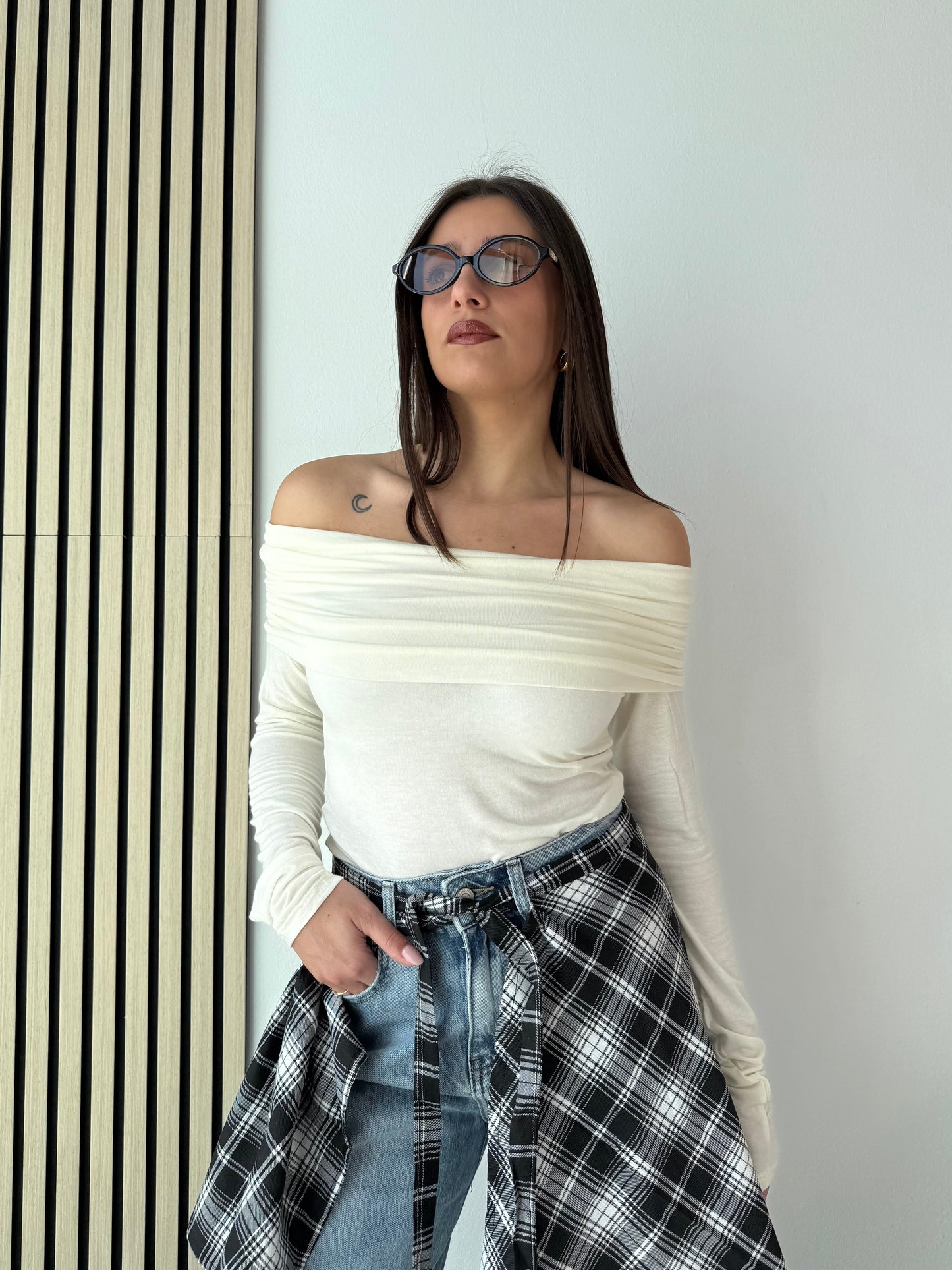 Boat neck sweater