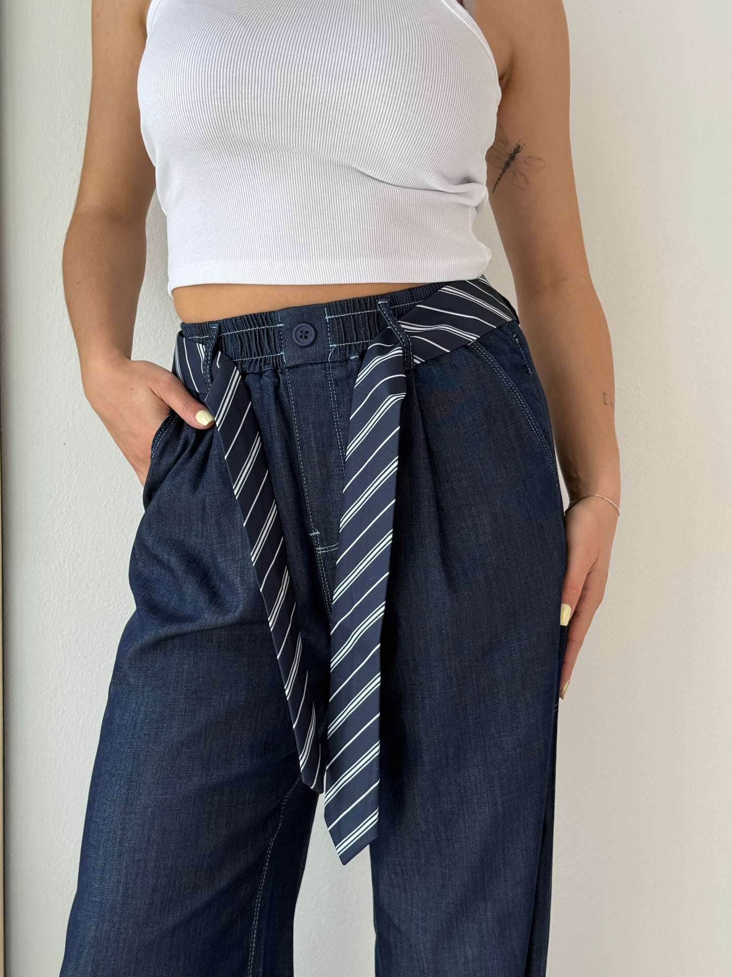 Jeans palazzo con cintura a fiocco