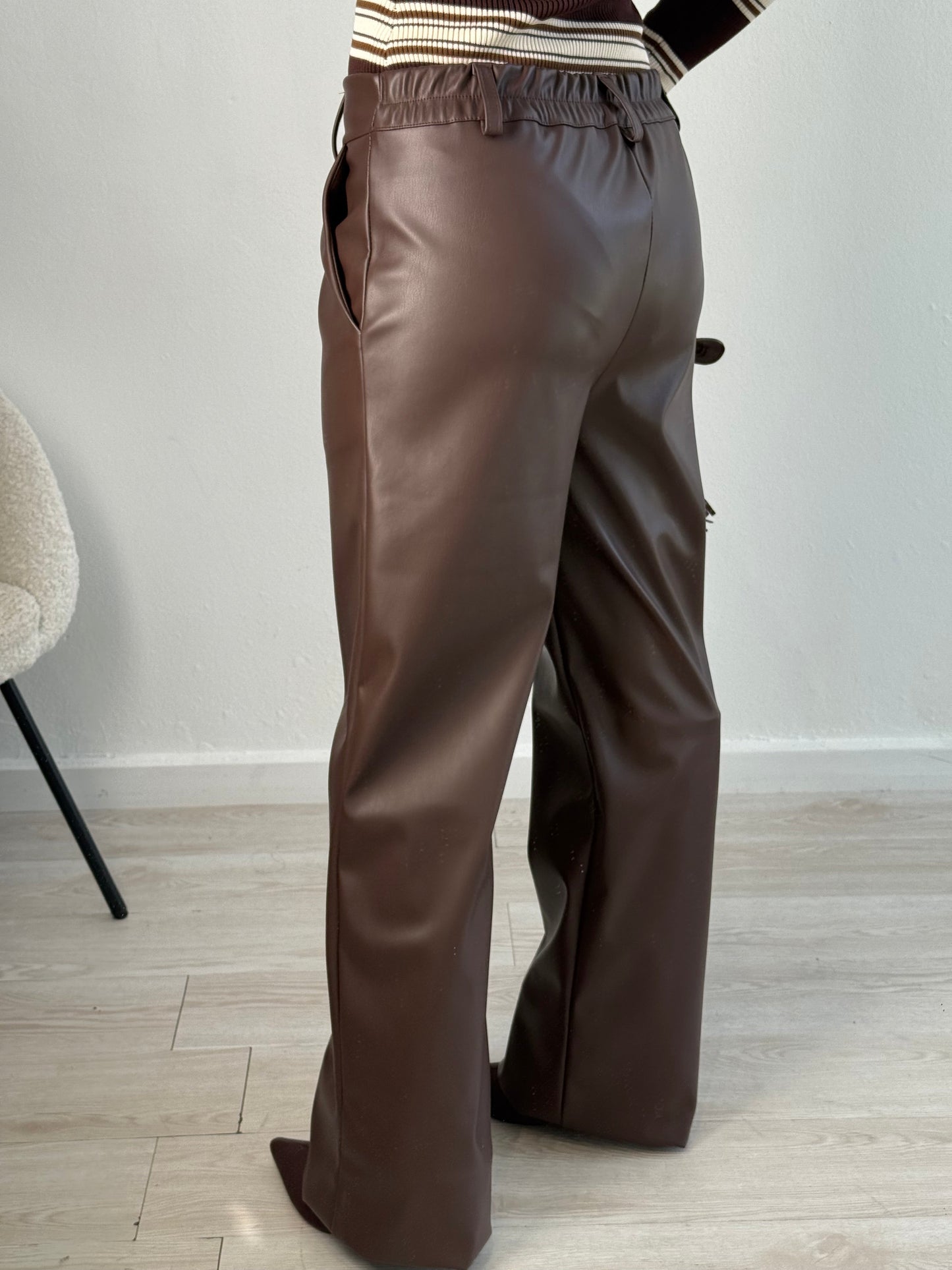Pants in brown faux leather