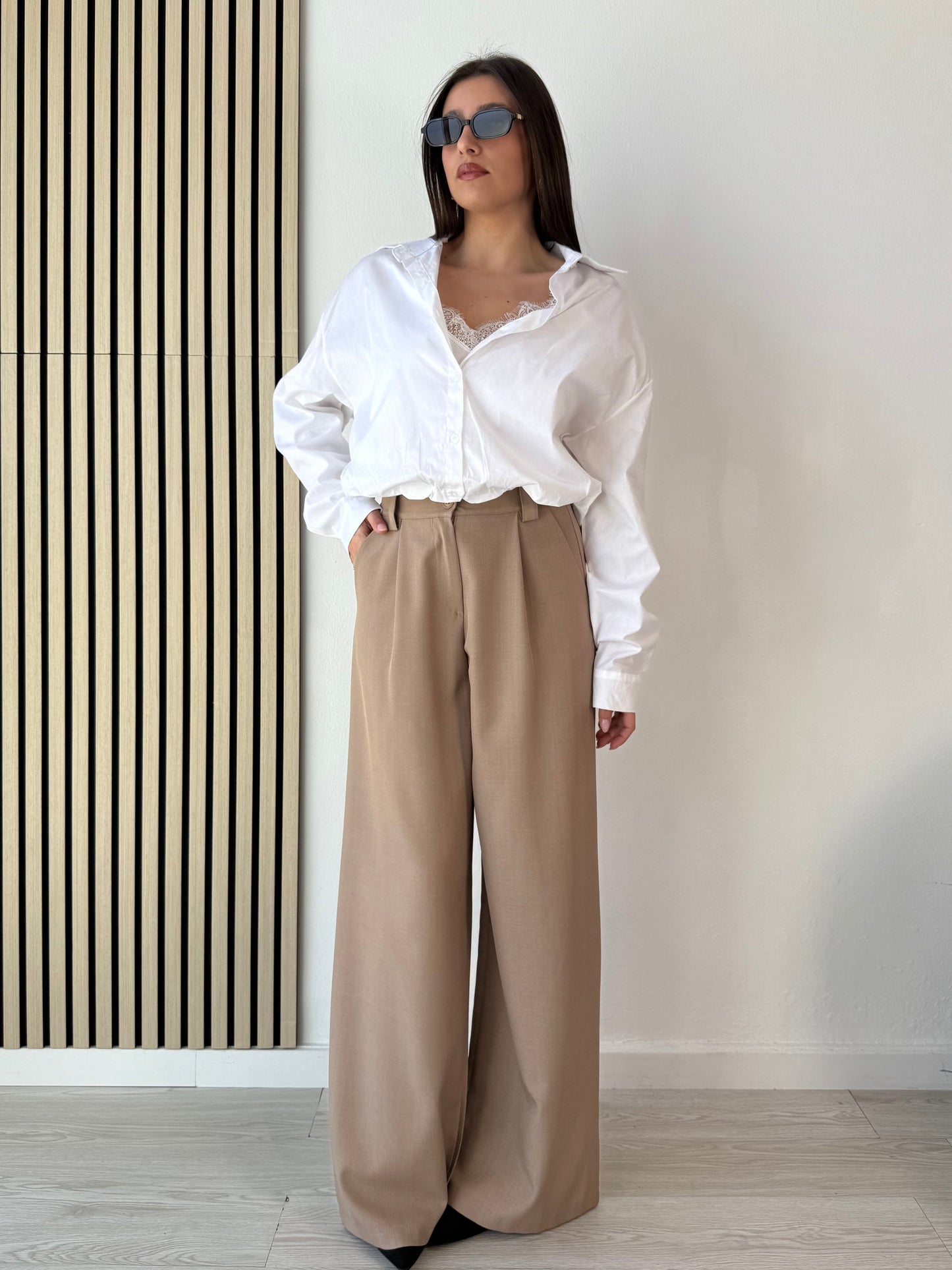 Puffed sleeve shirt with lace