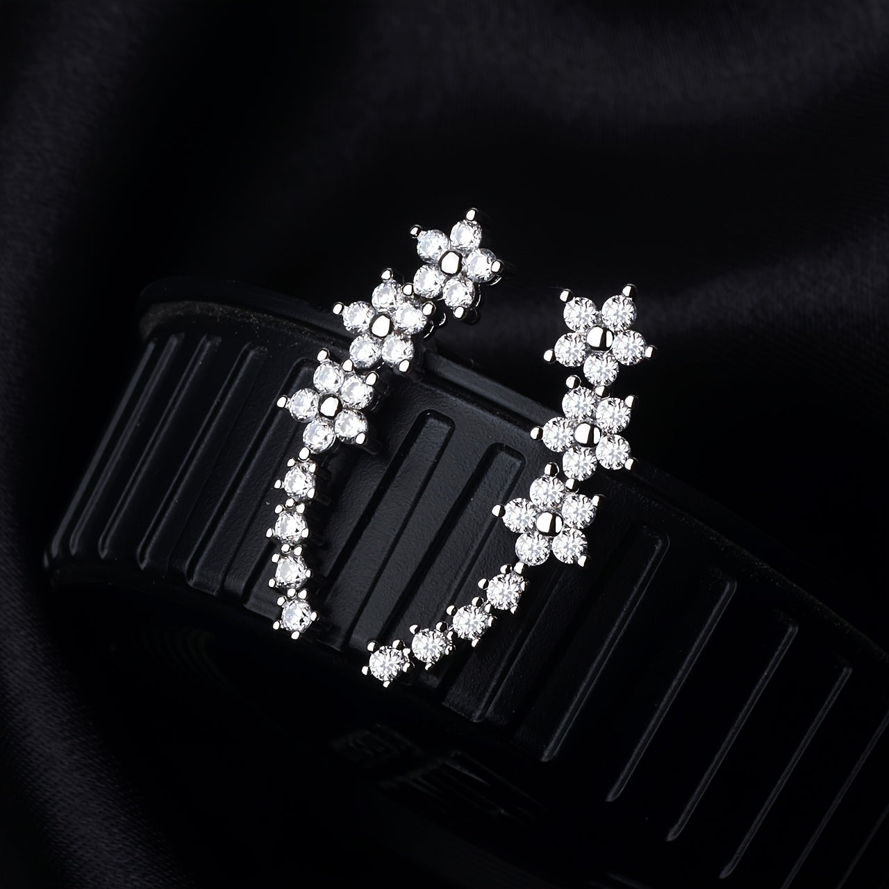 Timeless floral earrings