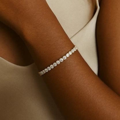 Gold-plated tennis bracelet with moissanite