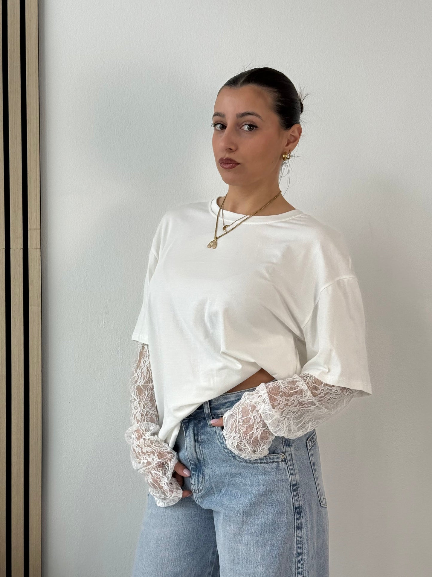 T-shirt oversize con maniche in pizzo