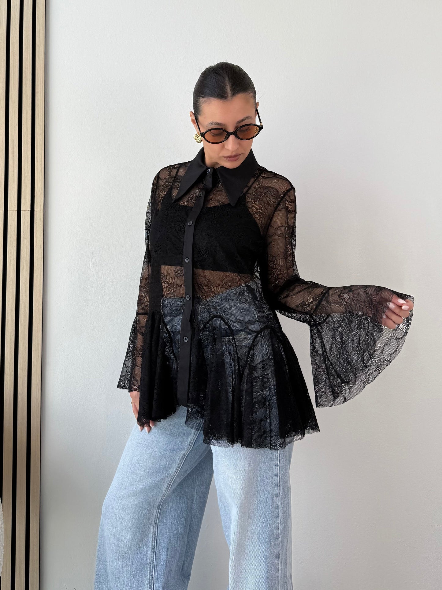 Camicia in pizzo trasparente di TENDENZA