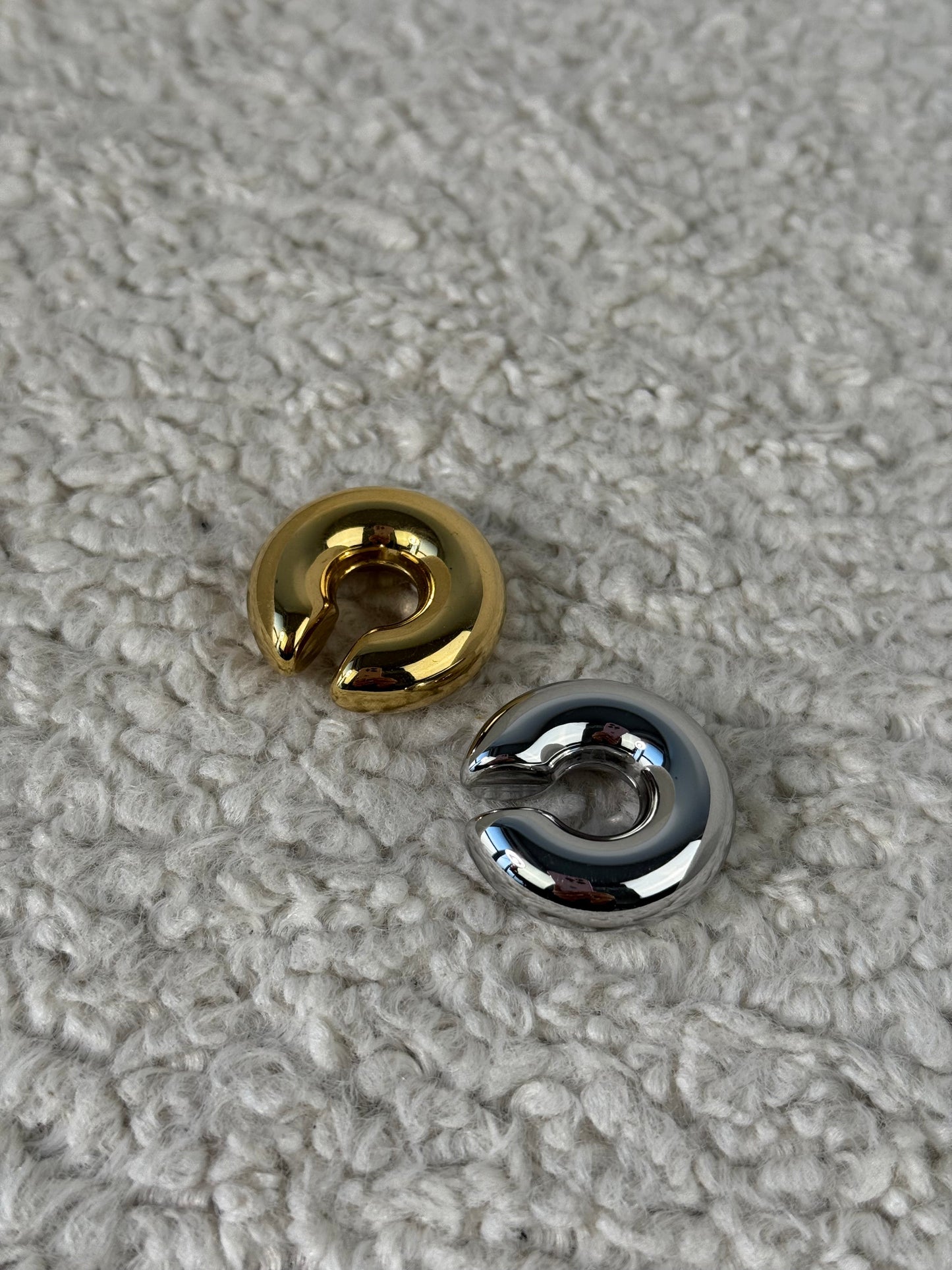 Ear cuff a cupola