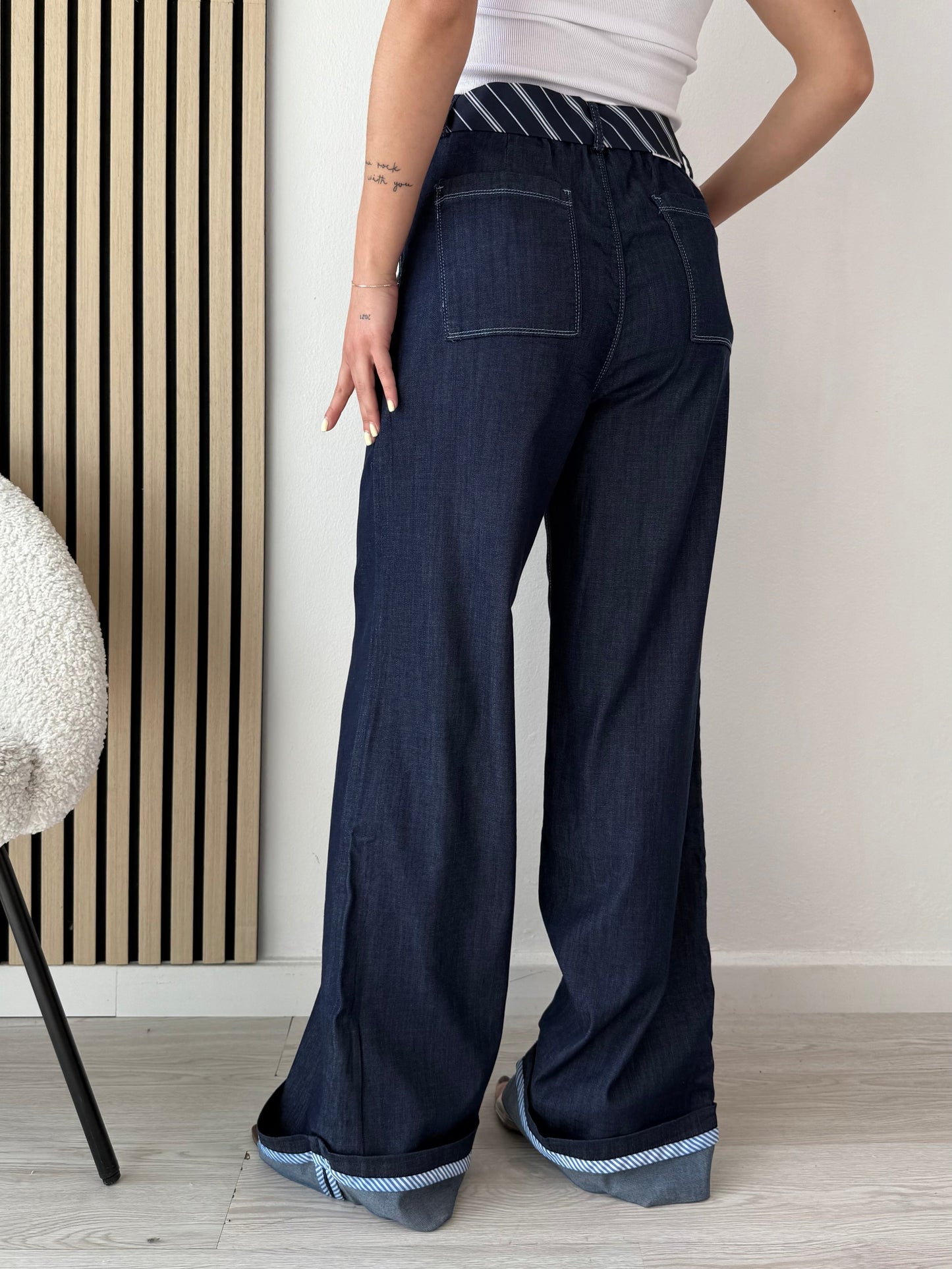 Jeans palazzo con cintura a fiocco