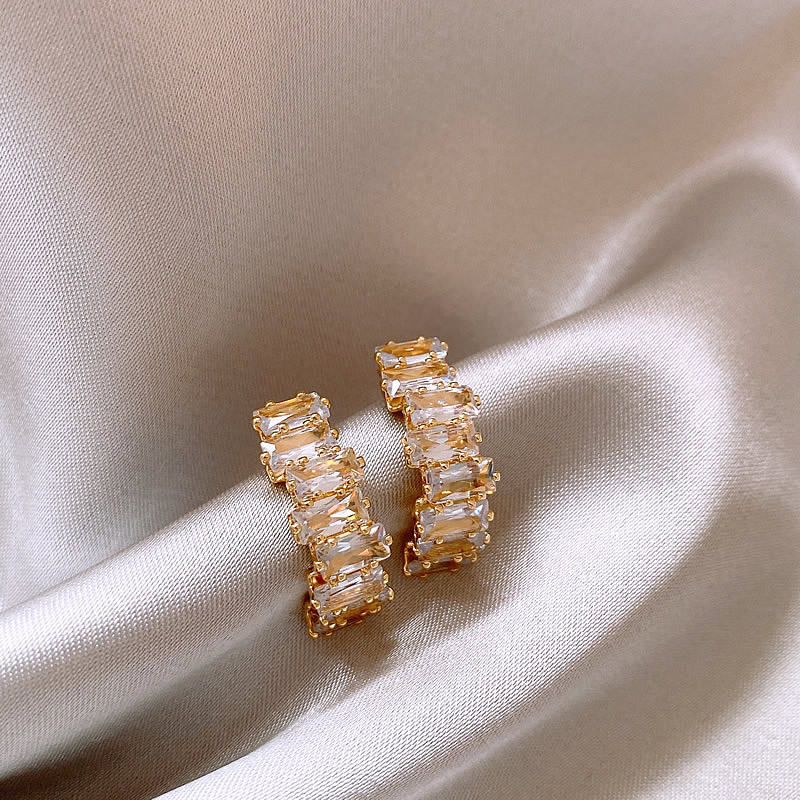 Elegant Gold Earrings with Brilliant Zirconia