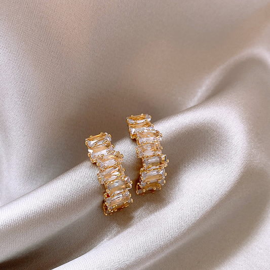 Orecchini Eleganti in Oro con Zirconi Brillanti