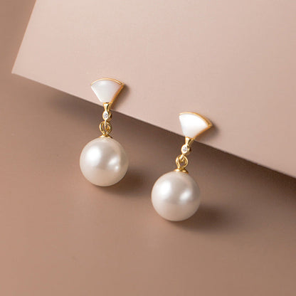 Chic Silver Earrings with Pearl