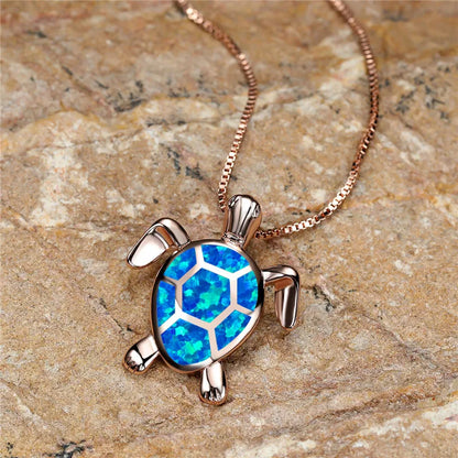 Collana con ciondolo a forma di tartaruga in opale di fuoco verde e oro vintage