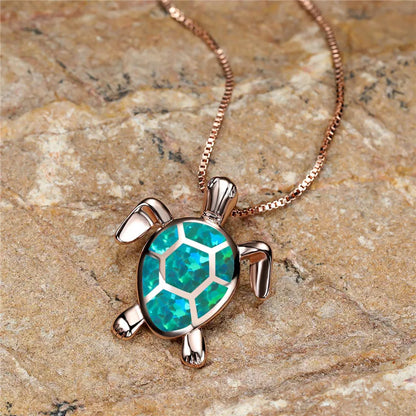 Collana con ciondolo a forma di tartaruga in opale di fuoco verde e oro vintage