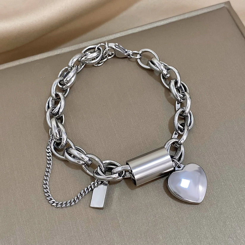 Thick gold heart bracelet
