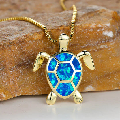 Collana con ciondolo a forma di tartaruga in opale di fuoco verde e oro vintage
