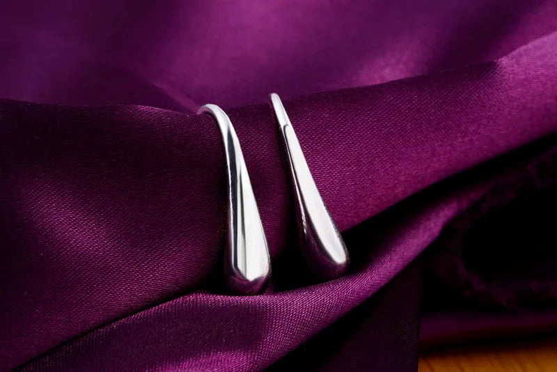 Orecchini a cerchio a goccia in argento sterling