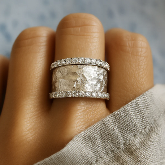 Anello Vintage in Argento con Zirconi