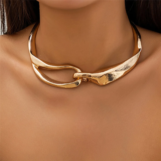Girocollo a catena in oro con texture audace