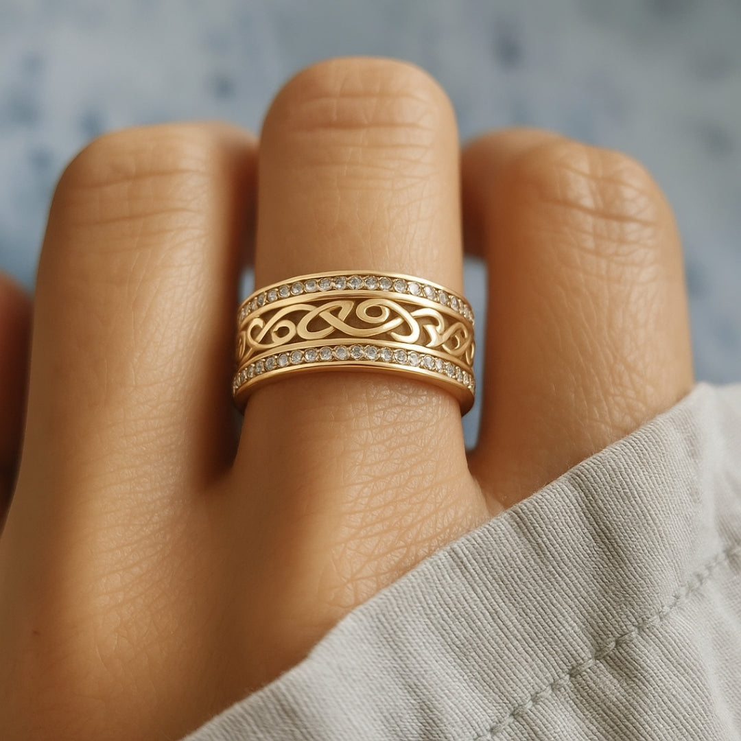 Anello in oro "Luce Vuota"